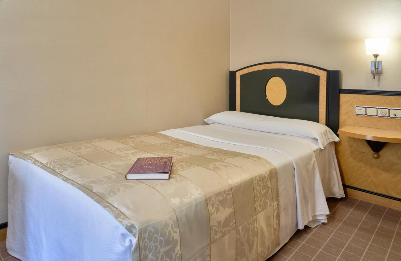 Hotel Macia Condor Гранада Стая снимка